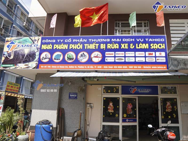 thiet-bi-rua-xe-o-to