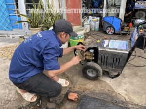 may-rua-xe-bi-giat-dien-(1)